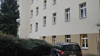 Expose KFZ Stellplatz im Innenhof
