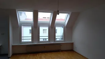 Expose helle 3-Zimmer-DG-Wohnung in Wien
