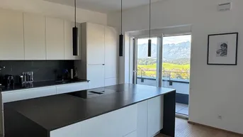 Expose Exklusives 3-Zimmer Penthouse mit Terrasse und Gemeinschaftspool
