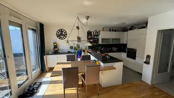 Expose Zimmer in großzügiger Maisonettewohnung Nähe Schönbrunn