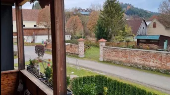 Expose Moderne familienfreundliche 4-Zimmer-Wohnung mit Balkon und Carport in Großlobming
