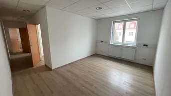 Expose PROVISIONFREI - SOFORT verfügbar! Fabelhafter Raumaufteilung, neu Saniert!