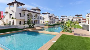 Expose Schönes Penthouse mit großem Pool