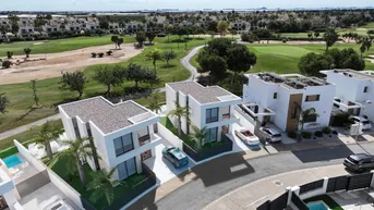 Expose Villa in erster Golflinie, 3 Minuten vom Strand entfernt