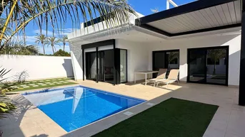 Expose Unglaublich ebenerdige Luxusvilla mit Pool