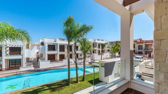 Expose Schönes Penthouse mit Gemeinschaftspool