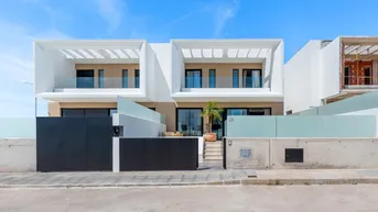 Expose Luxuriöse Villa mit privatem Pool