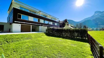 Expose Luxus-Triplex-Townhouse am Mondsee mit Seegrund: Neubau Erstbezug mit 6,5 Zimmern, Lift, Garten und Terrassen
