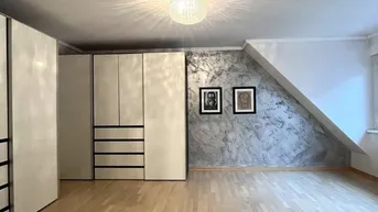 Expose 4-Zimmer-Wohnung mit 2 Stellplätzen und Wohnküche!