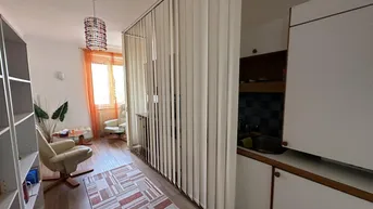 Expose 2,5-Zimmer Wohnung im 3. Stock mit Lift in zentraler Lage! WG-geeignet!
