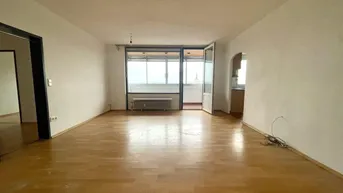 Expose 4-Zimmer-Wohnung mit Loggia und Stellplatz!