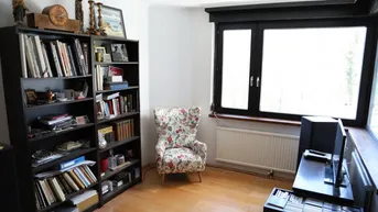 Expose Großzügige Wohnung mit Loggia, Swimmingpool und Garagen in top Lage