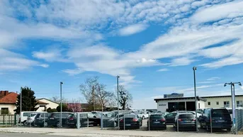 Expose Top Autoplatz für 65 Fahrzeuge
