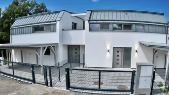 Expose Traumhafte Doppelhaushälfte - Erstbezug mit 5 Zimmern, Garten, Wohnkeller und Stellplätzen!