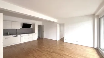 Expose 2 Zimmer mit großem Balkon