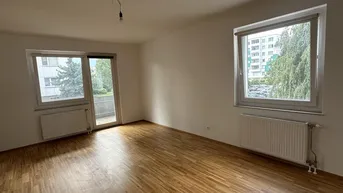 Expose Moderne 3,5-Zimmer-Wohnung mit Loggia und Parkplatz!!!