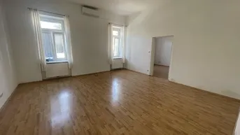 Expose Zentral gelegene Altbauwohnung mit Entwicklungspotential