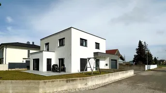 Expose Zuhause mit Stil - großzügiges Einfamilienhaus in zentraler Lage