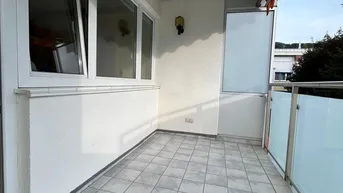 Expose Helle, Geräumige 2-Zimmer-Wohnung zu vermieten