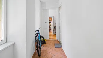 Expose Seltene Gelegenheit: Drei vermietete Einheiten in einer Wohnung