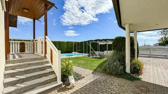 Expose Einfamilienhaus mit Pool, Wellness &amp; großem Garten in Hennersdorf