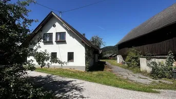 Expose Geräumiges Landhaus mit Renovierungsbedarf, Scheune und großzügigem Grundstück in idyllischer Lage