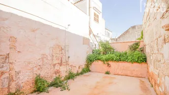 Expose Bezugsfertiges Stadthaus in Felanitx, 2 Etagen, 148m², 3 SZ, 2 Bäder, Patio, Dachterrasse, Klima
