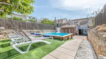 Expose Saniertes Stadthaus mit Pool &amp; Vermietlizenz in Felanitx, 230m², 3 SZ, 2 Bäder, Garten, Solar, Klima