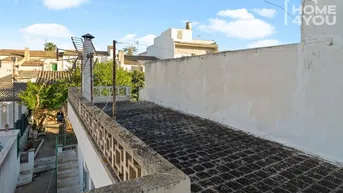 Expose Imposantes Stadthaus im Zentrum von Felanitx, 254 m², 6 SZ, 2 Bäder, Garten, Terrassen, Naturstein