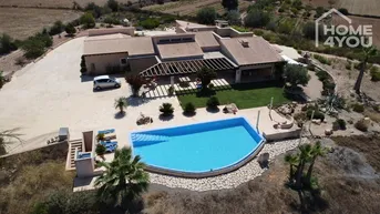 Expose Luxus-Finca in Son Prohens: 511m², 5 SZ, Infinity-Pool, Solar, Panoramablick aufs Tramuntana-Gebirge