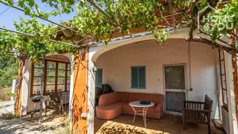 Expose Finca-Grundstück mit 100m² Bestandshaus, ruhige Lage &amp; Natur, 22100m², 1 SZ, 1 Bad, Pool, Investment