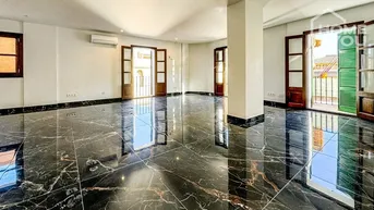 Expose Luxoriöses Apartment mit Terrasse direkt am Rathaus in Felanitx, 135m², 2 SZ, 2 Bäder, Klima, Kamin
