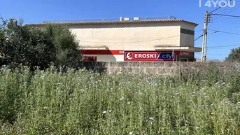 Expose 305 m² zentrales Baugrundstück in Ses Salines, 35 m² Bestandsgarage, ruhige Lage, 2 Etagen bebaubar