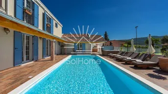 Expose Villa mit Swimmingpool und Tennisplatz