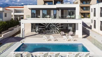 Expose 2 exklusive Luxusvillen mit Pool und Meerblick