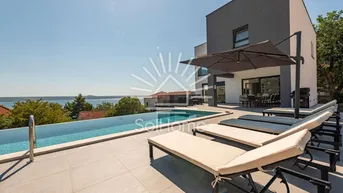 Expose Modernes Haus mit Pool – Nur 70 Meter vom Meer entfernt, Nähe Zadar, Kroatien
