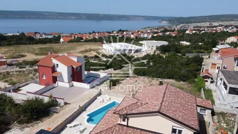 Expose Modernes Haus mit Pool und freiem Meerblick – Nähe Zadar