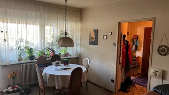 Expose 3 Zimmer Wohnung in Grünruhelage mit Balkon und privater Garage im Eigentum