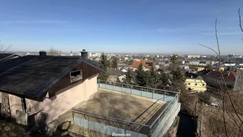 Expose Ein Haus, zwei Wohnungen, fantastische Aussicht – großzugiges ZFH in Thalheim bei Wels.