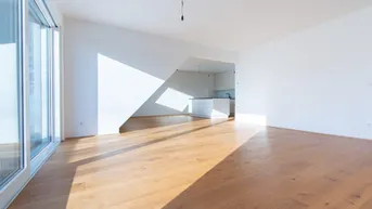 Expose ERSTBEZUG! 3-ZIMMER-WOHNUNG MIT WESTBALKON UND OSTTERRASSE IN RUHELAGE NAHE LOBAU