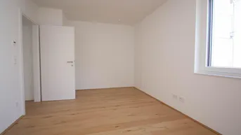 Expose Erstbezug: Perfekt geschnittene 3-Zimmer-Wohnung mit Westbalkon