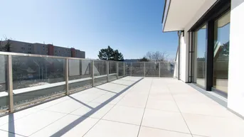 Expose Lichtdurchflutete Erstbezugswohnung im Dachgeschoss mit großer Terrasse und Loggia