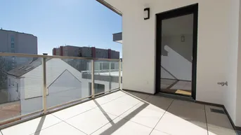 Expose Lichtdurchflutete Erstbezugswohnung im Dachgeschoss mit großer Terrasse und Loggia