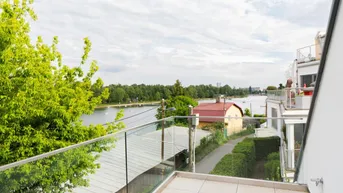 Expose Erstbezug: 2-Zimmer-Penthouse mit Wasserblick!