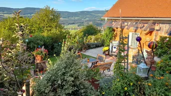 Expose CHARMANTES KELLERSTÖCKL! Weingarten, Panoramablick &amp; Pool in Traumlage!