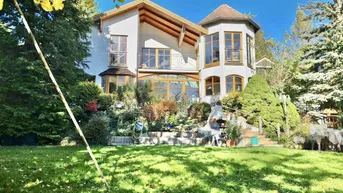 Expose EXQUISITE VILLA AM WALDRAND! Luxus und Naturverbundenheit in Pressbaum – Naturpool, Sauna &amp; Whirlpool!