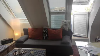 Expose Dachgeschosswohnung neben U2 (100m) mit Balkon privat zu vermieten, 49m2 und möbliert ab 15.5.2025 