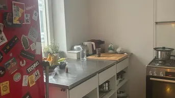 Expose Mitbewohner*in für schöne, helle Dachwohnung gesucht! 