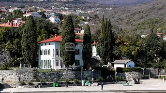 Expose Opatija, Villa erste Meerreihe