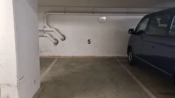 Expose Sicherer Parkplatz hinterHauptbahnhof